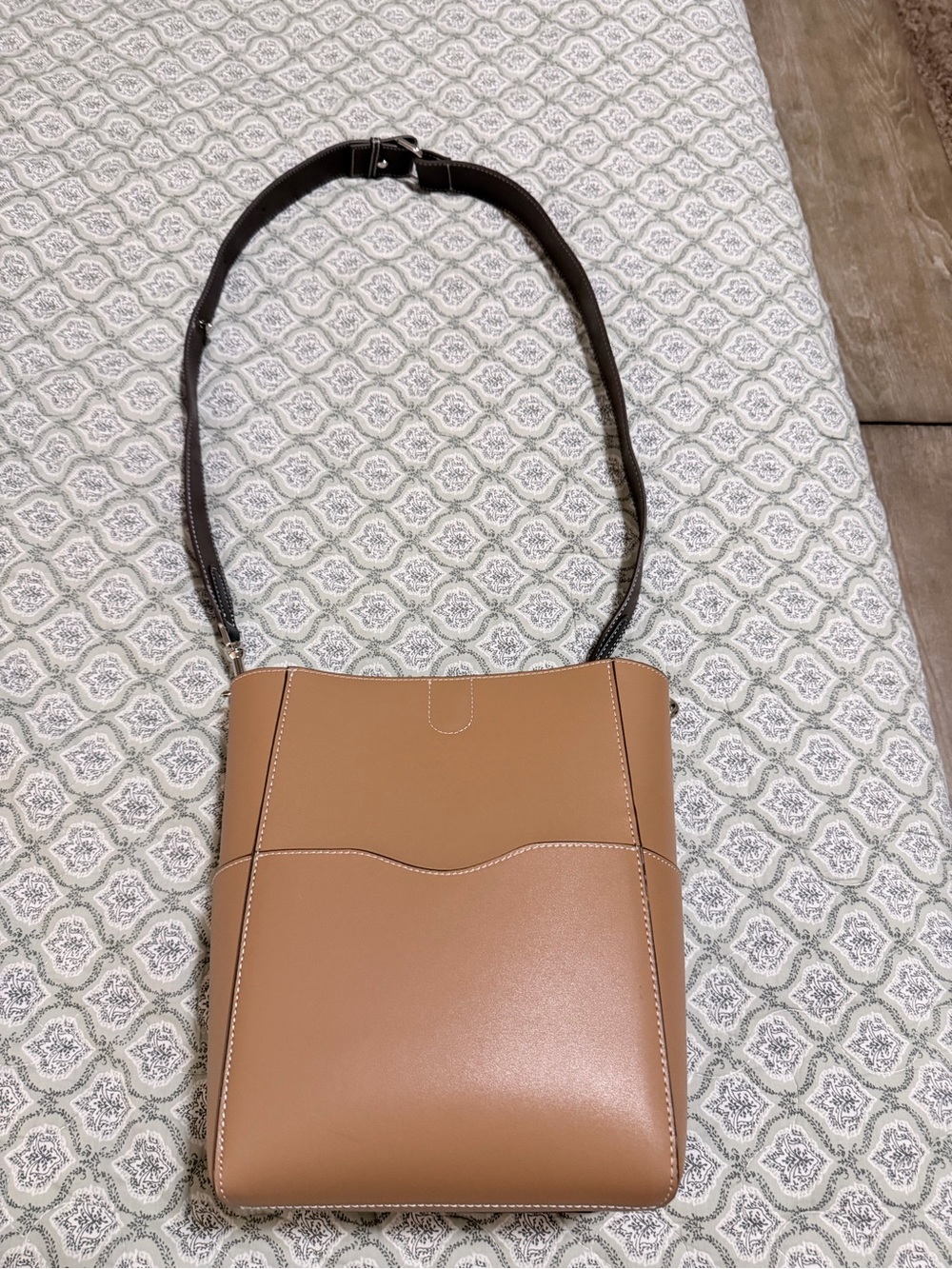 Aallyn Stylish Bucket Bag